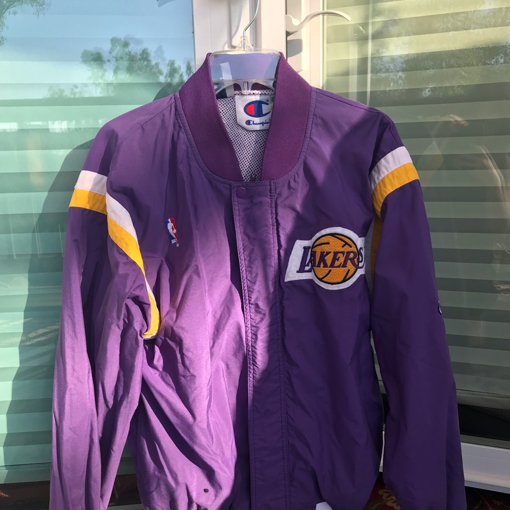 VINTAGE 💛LAKERS💜 CHAMPION MEDIUM MEN’S WINDBREAKER GREAT CONDITION - Picture 3 of 11